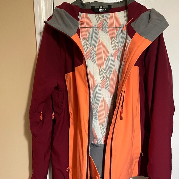 Strafe ski jacket, women’s medium - Picture 1 of 16